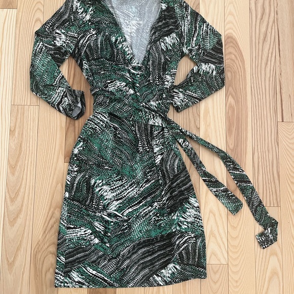 Ann Taylor Wrap Style Dress - Picture 2 of 4